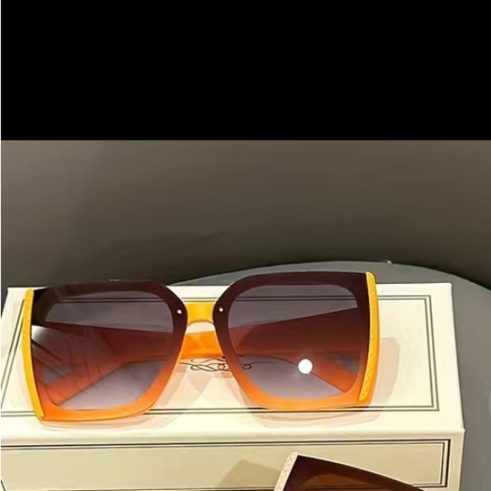 Orange square oversized sunglasses 🕶️ - Picture 4 of 7